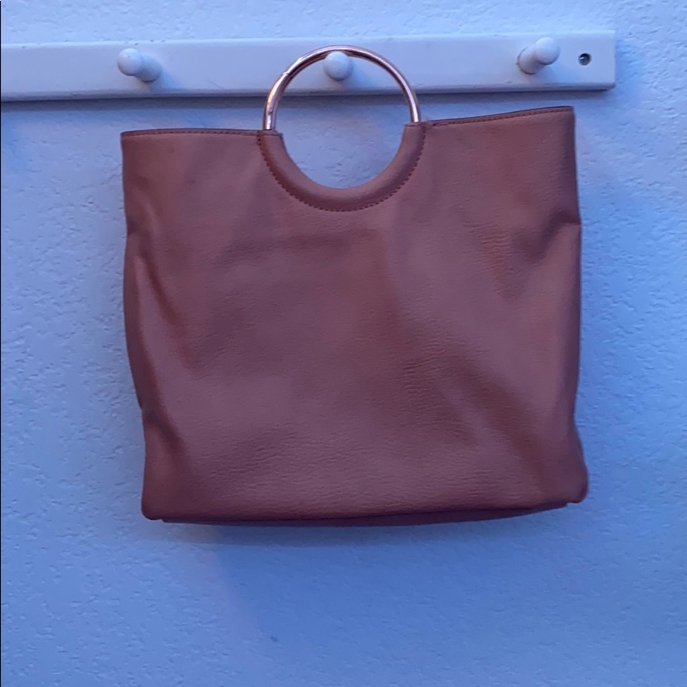 Nude purse very cute in picture!